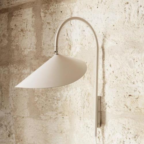 ferm LIVING Arum kääntyvä seinävalaisin, beige, 47 cm, pistotulppa