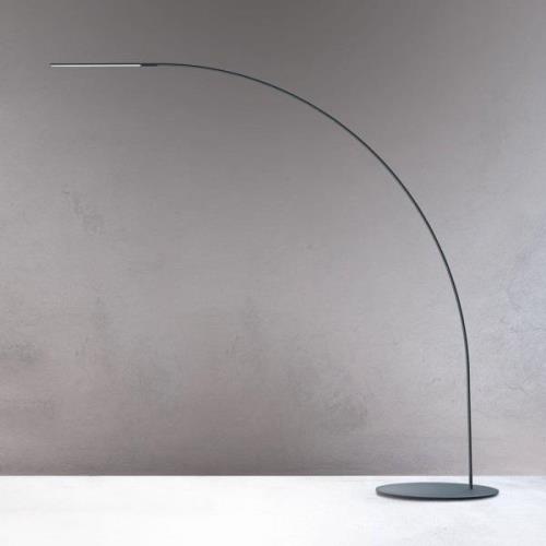 Fontana Arte Yumi -design-LED-kaarivalaisin