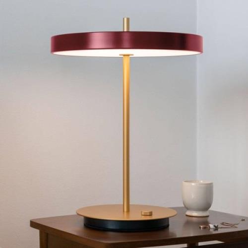 UMAGE LED-pöytävalaisin Asteria Table, USB, rubiininpunainen/messinki