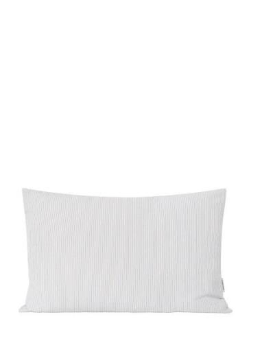 Maddie Cushion - Oxford Stripe Home Textiles Cushions & Blankets Cushi...