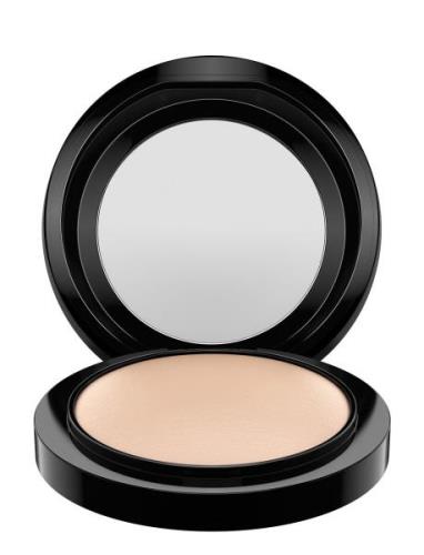 Mineralize Skinfinish/ Natural Puuteri Meikki MAC