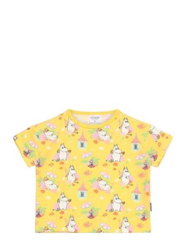 Beach T-Shirt Tops T-shirts Short-sleeved Yellow Martinex