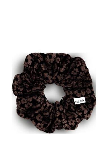 Blossom Scrunchie Accessories Hair Accessories Scrunchies Brown SUI AV...