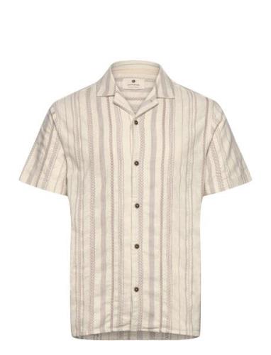 Akleon S/S Cotton Shirt Tops Shirts Short-sleeved Cream Anerkjendt